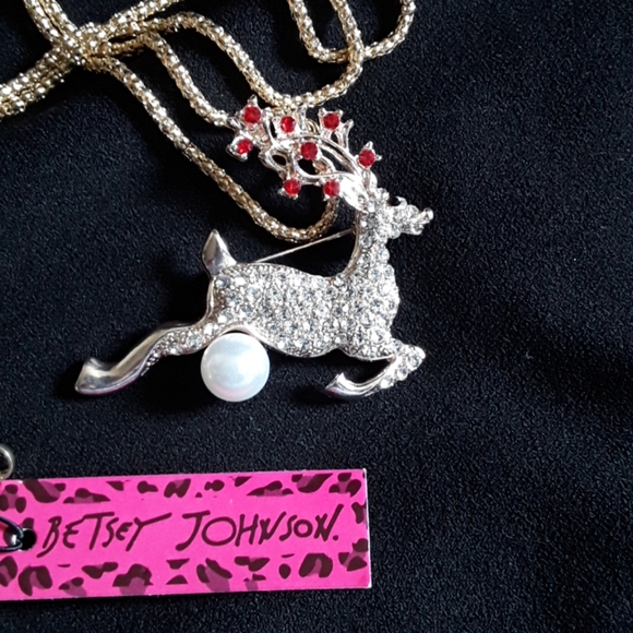 CRYSTAL REINDEER NECKLACE or BROOCH - Picture 2 of 5